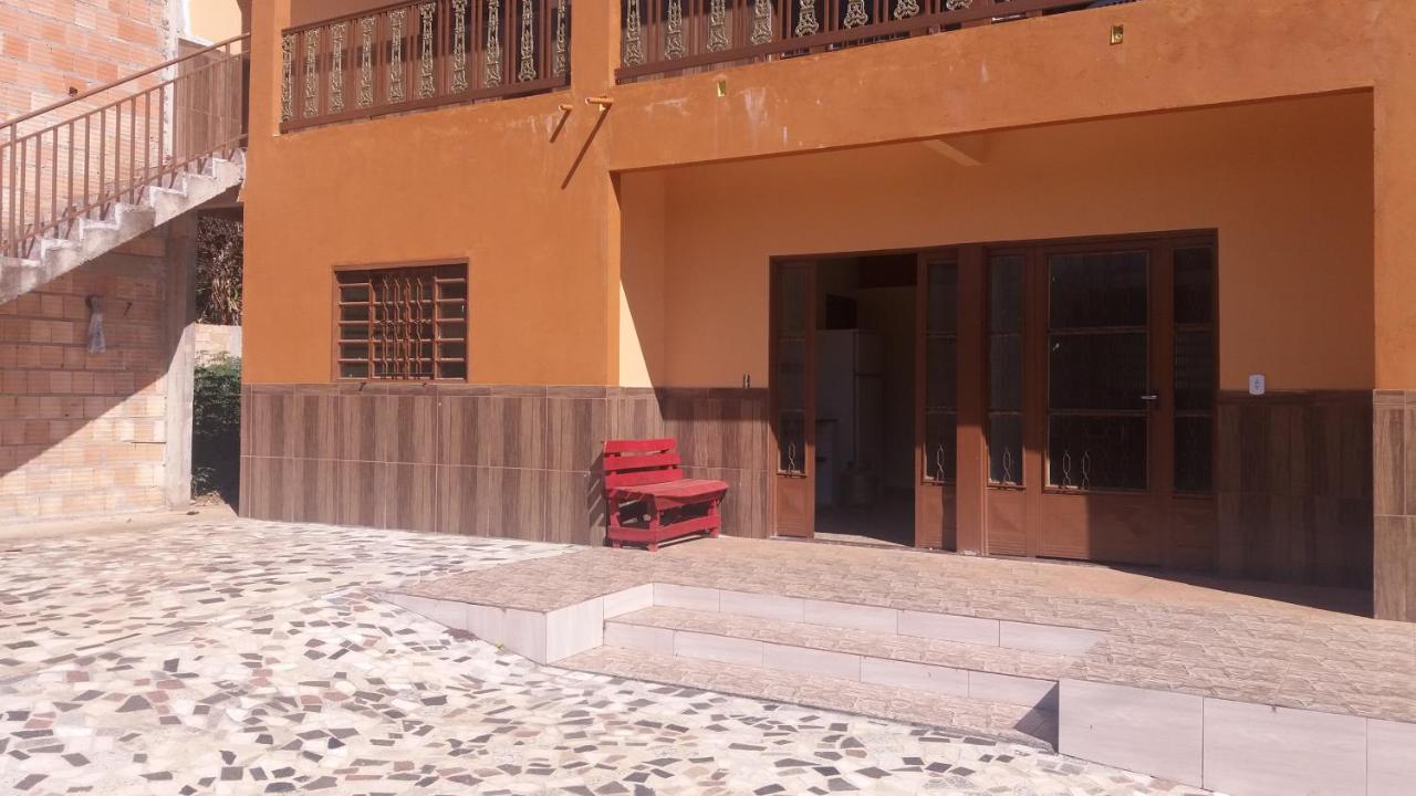 Aparthotel Familia Meireles Luziania ภายนอก รูปภาพ
